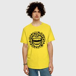 Футболка оверсайз мужская Злая улыбка в цветах, цвет: желтый — фото 2