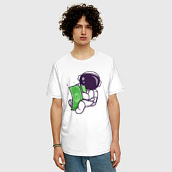 Футболка оверсайз мужская Космонавт и доллары, цвет: белый — фото 2