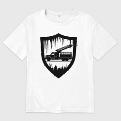 Футболка оверсайз мужская Пожарная машина в щите, цвет: белый