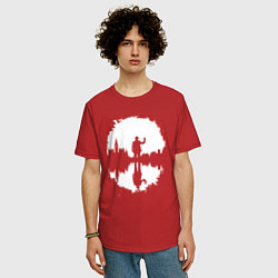Футболка оверсайз мужская Тень человека в Англии, цвет: красный — фото 2