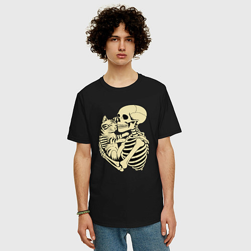 Мужская футболка оверсайз Скелет и котёнок / Черный – фото 3