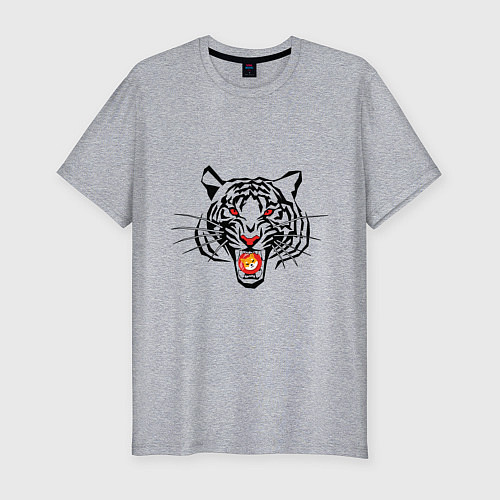 Мужская slim-футболка Агрессивный тигр с монетой Шиба ину в пасти / Меланж – фото 1