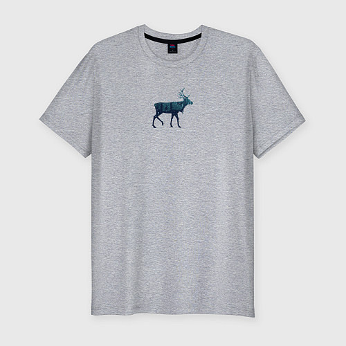 Мужская slim-футболка Зимний лес в силуэте прогуливающегося оленя / Меланж – фото 1