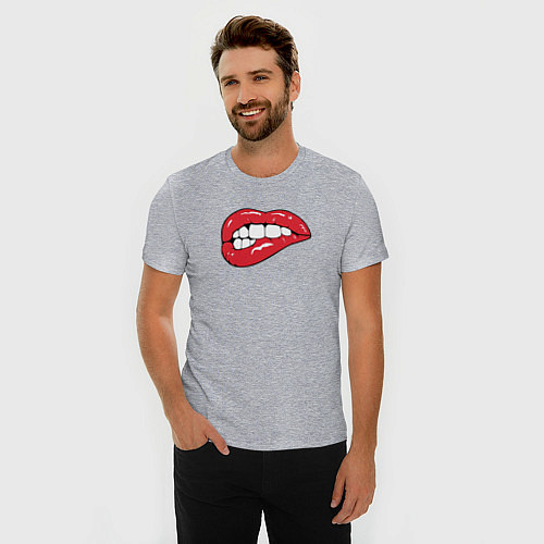 Мужская slim-футболка Красные прикушенные губы / Меланж – фото 3