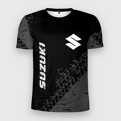 Мужская спорт-футболка Suzuki Speed на темном фоне со следами шин