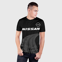 Футболка спортивная мужская Nissan speed на темном фоне со следами шин: символ, цвет: 3D-принт — фото 2