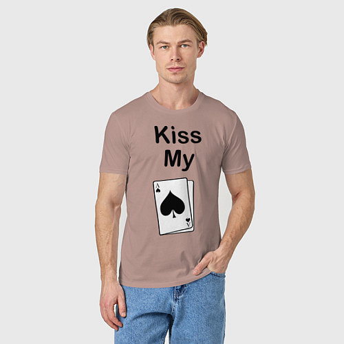 Мужская футболка Kiss my card / Пыльно-розовый – фото 3