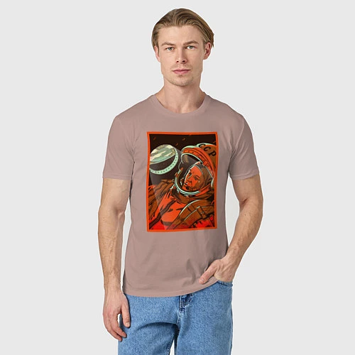 Мужская футболка Гагарин в иллюминаторе / Пыльно-розовый – фото 3