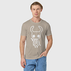 Футболка хлопковая мужская Hollow Knight: Minimalism, цвет: миндальный — фото 2