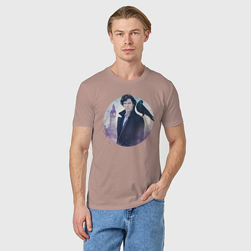 Мужская футболка Ворон на плече / Пыльно-розовый – фото 3