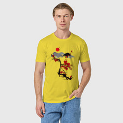 Футболка хлопковая мужская Рисунок Сакура, цвет: желтый — фото 2