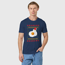 Футболка хлопковая мужская Рождественский свитер Кот-яичница, цвет: тёмно-синий — фото 2