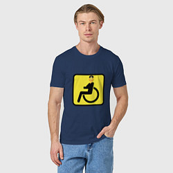 Футболка хлопковая мужская Весёлый инвалид - знак дорожный, цвет: тёмно-синий — фото 2