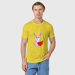 Футболка хлопковая мужская Кролик с сердцем, цвет: желтый — фото 2