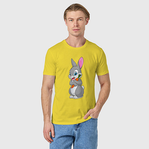 Мужская футболка Кролик с морковкой / Желтый – фото 3