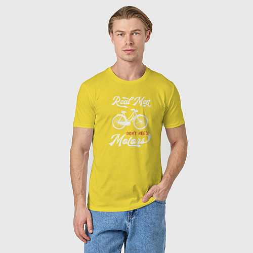 Мужская футболка Настоящему мужчине не нужен мотор / Желтый – фото 3