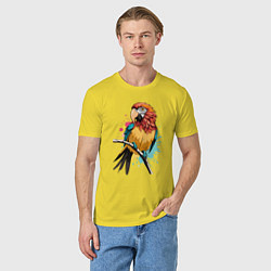Футболка хлопковая мужская Акварельный попугай, цвет: желтый — фото 2