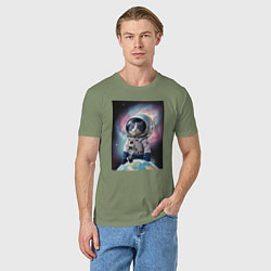 Футболка хлопковая мужская Кот в космическом пространстве, цвет: авокадо — фото 2