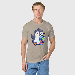 Футболка хлопковая мужская Пингвин с напитком, цвет: миндальный — фото 2