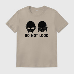 Футболка хлопковая мужская Черный пришелец - do not look, цвет: миндальный