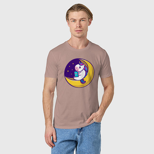 Мужская футболка Единорог читает на луне / Пыльно-розовый – фото 3