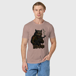 Футболка хлопковая мужская ВМФ волк с автоматом, цвет: пыльно-розовый — фото 2