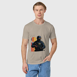 Футболка хлопковая мужская Поп-арт контр-террорист CS 2, цвет: миндальный — фото 2