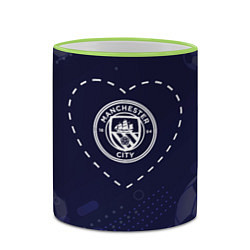 Кружка 3D Лого Manchester City в сердечке на фоне мячей, цвет: 3D-светло-зеленый кант — фото 2