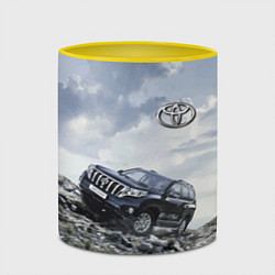 Кружка 3D Toyota Land Cruiser Prado на скальных камнях Mount, цвет: 3D-белый + желтый — фото 2