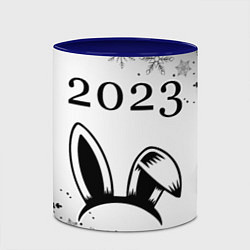 Кружка 3D Кролик 2023 ободок на светлом, цвет: 3D-белый + синий — фото 2