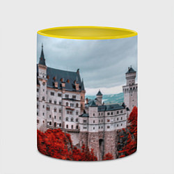 Кружка 3D Замок в горах и красный лес, цвет: 3D-белый + желтый — фото 2