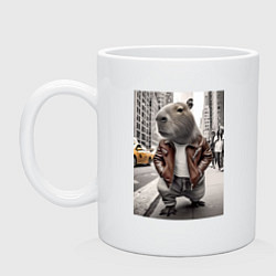 Кружка керамическая Trendy capybara on the streets of New York, цвет: белый