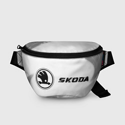 Поясная сумка Skoda Speed на светлом фоне со следами шин, цвет: 3D-принт