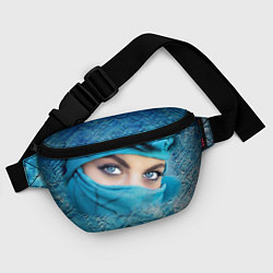 Поясная сумка Синеглазая девушка в хиджабе, цвет: 3D-принт — фото 2