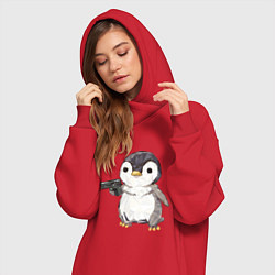 Женское худи-платье Пингвин с пистолетом, цвет: красный — фото 2