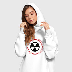Женское худи-платье Символ радиации Fallout и красная краска вокруг, цвет: белый — фото 2