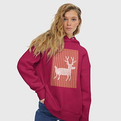 Толстовка оверсайз женская Новогодний олень орнамент вязанный свитер, цвет: маджента — фото 2
