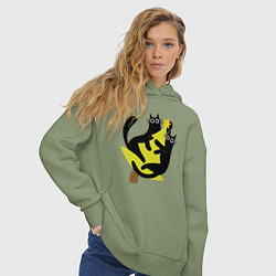 Толстовка оверсайз женская Черные коты на елке, цвет: авокадо — фото 2