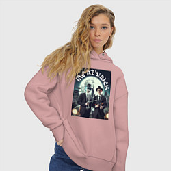 Толстовка оверсайз женская Гангстеры Морти и Рик - портрет на фоне луны, цвет: пыльно-розовый — фото 2