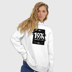 Толстовка оверсайз женская Черный квадрат 1976, цвет: белый — фото 2