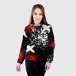Куртка с капюшоном женская Тойота на фоне граффити и брызг красок, цвет: 3D-черный — фото 2