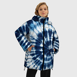 Куртка зимняя женская Эффект тай дай - размытый синий узор, цвет: 3D-черный — фото 2