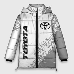Куртка зимняя женская Toyota speed на светлом фоне со следами шин: надпи, цвет: 3D-черный