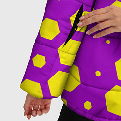 Куртка зимняя женская Желтые соты на фиолетовом фоне, цвет: 3D-красный — фото 2