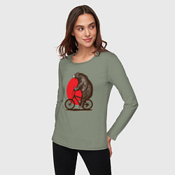 Лонгслив хлопковый женский Медведь на велосиеде, цвет: авокадо — фото 2