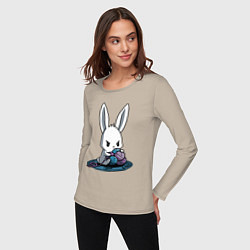 Лонгслив хлопковый женский Зайчонок обнял клубки The bunny hugged the balls, цвет: миндальный — фото 2
