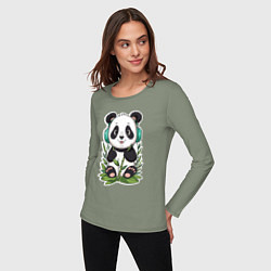 Лонгслив хлопковый женский Медвежонок панды в наушниках, цвет: авокадо — фото 2