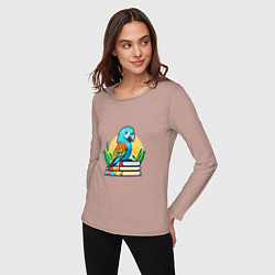 Лонгслив хлопковый женский Попугай на стопке книг, цвет: пыльно-розовый — фото 2