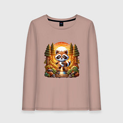 Женский лонгслив Енот шагает по лесу