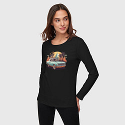 Лонгслив хлопковый женский Ретро автомобиль на фоне города, цвет: черный — фото 2